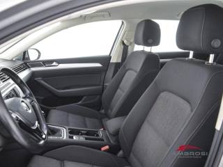 VOLKSWAGEN Passat usata 8