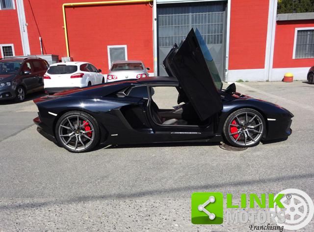 LAMBORGHINI Aventador usata, con Autoradio digitale