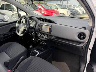 TOYOTA Yaris usata 21