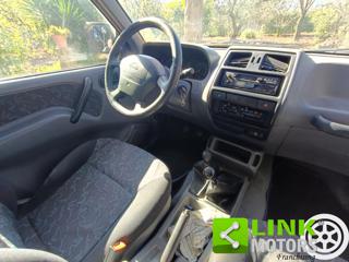 NISSAN Terrano II usata 41