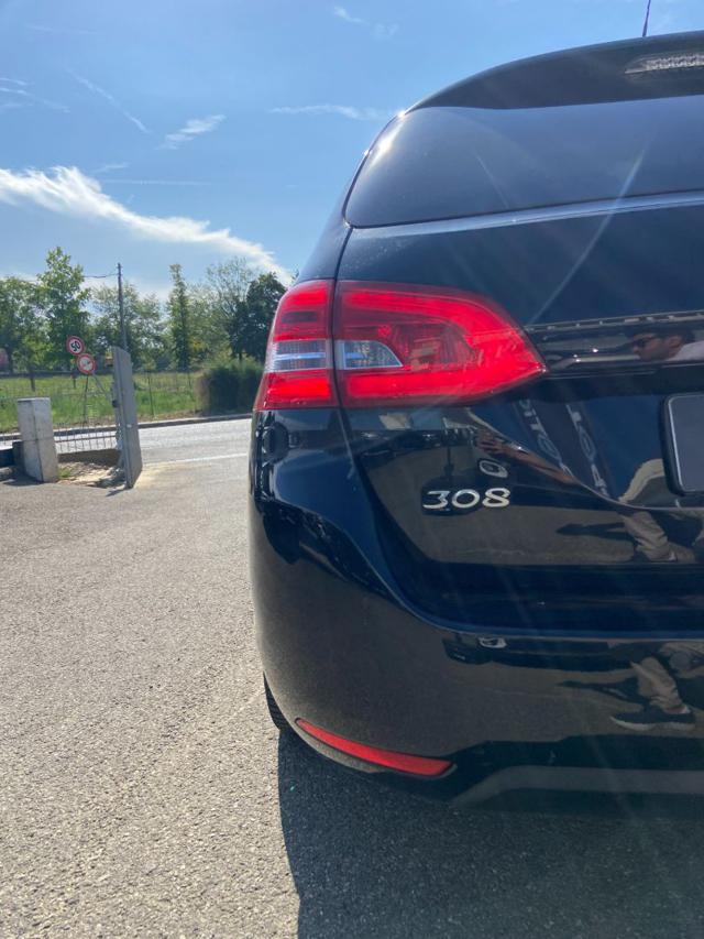PEUGEOT 308 usata, con Specchietti laterali elettrici