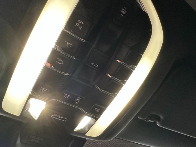 PORSCHE Macan usata, con Fari LED