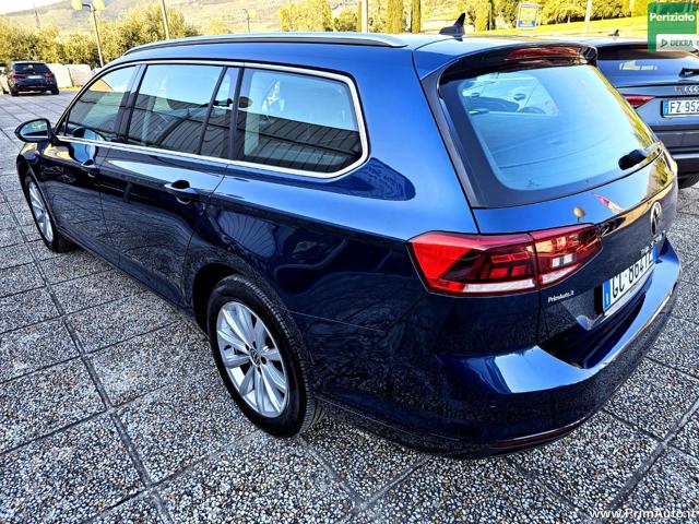 VOLKSWAGEN Passat Variant usata, con Cerchi in lega