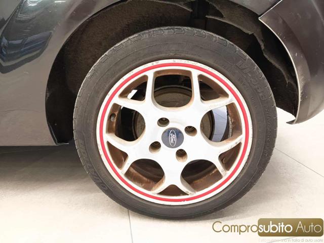 FORD Fiesta usata, con Specchietti laterali elettrici