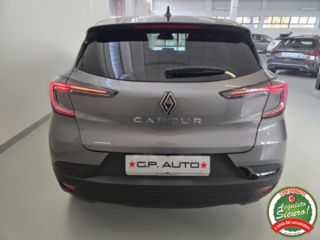 RENAULT Captur usata, con Autoradio