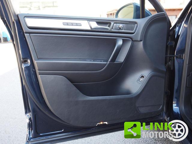VOLKSWAGEN Touareg usata 24