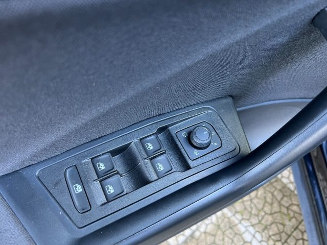 VOLKSWAGEN T-Roc usata 19