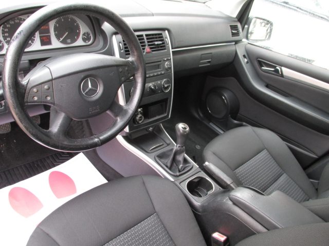 MERCEDES-BENZ B 180 usata, con Climatizzatore