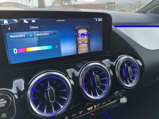 MERCEDES-BENZ GLA 200 usata, con Sistema di navigazione