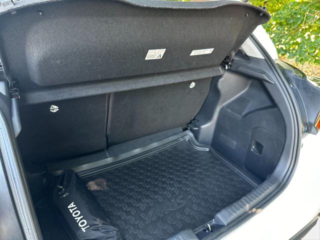 TOYOTA Yaris usata, con Servosterzo