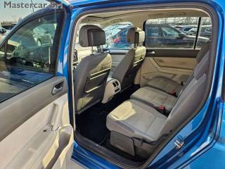 VOLKSWAGEN Touran usata, con Sistema di navigazione