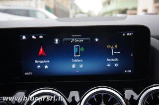 MERCEDES-BENZ GLA 200 usata, con Autoradio digitale