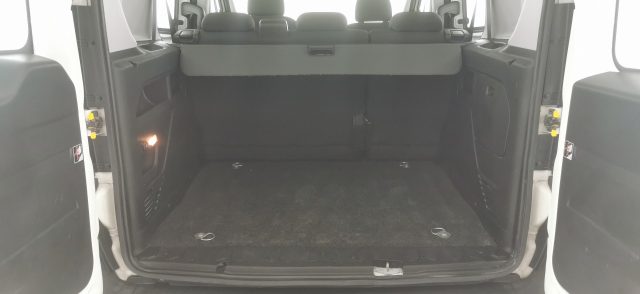 FIAT Doblo usata, con Sedile posteriore sdoppiato