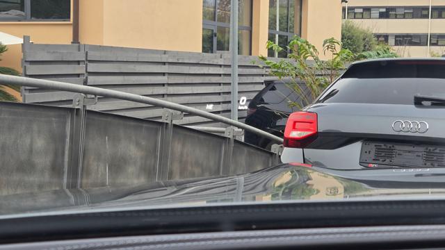 MERCEDES-BENZ E 220 usata, con Sistema di navigazione