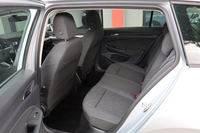 VOLKSWAGEN Golf Variant usata, con Carica per smartphone a induzione