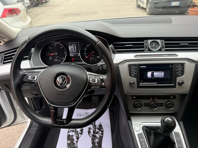 VOLKSWAGEN Passat Variant usata, con Controllo automatico clima