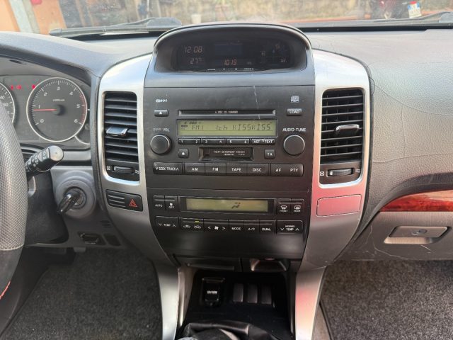 TOYOTA Land Cruiser usata 18