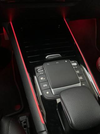 MERCEDES-BENZ GLB 200 usata, con Volante in pelle