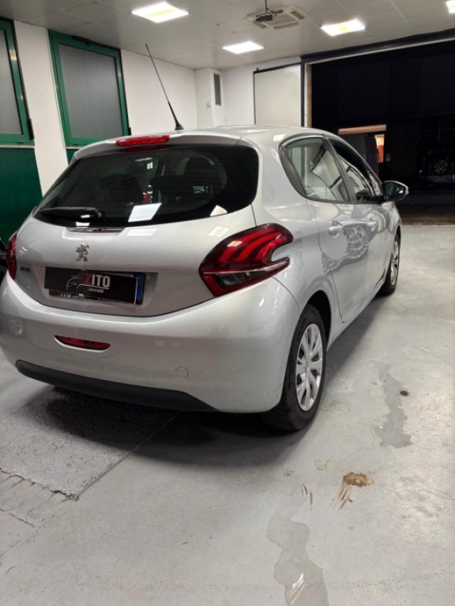 PEUGEOT 208 usata, con Airbag