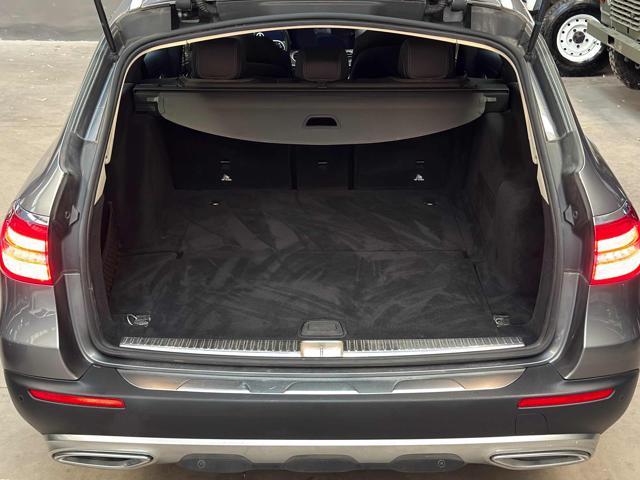 MERCEDES-BENZ E 220 usata, con Luci diurne LED