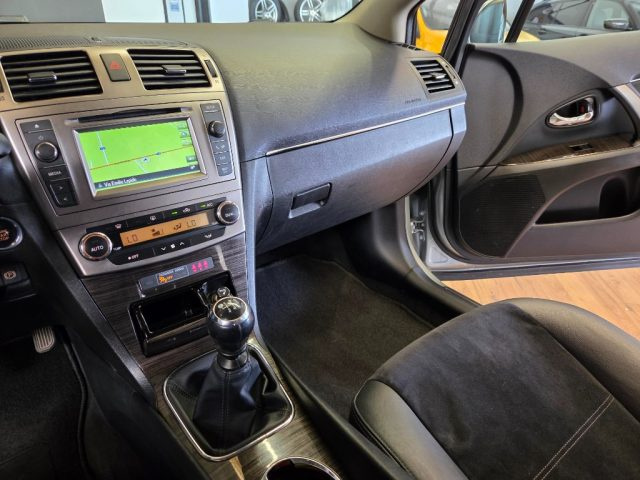 TOYOTA Avensis usata, con Controllo trazione
