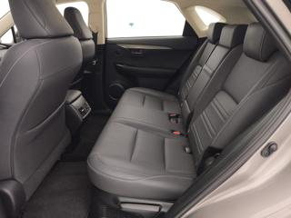 LEXUS NX 300h usata, con Sedile posteriore sdoppiato