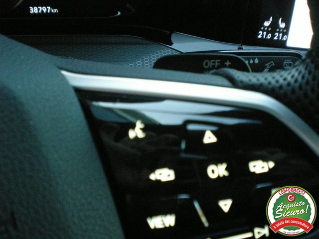 VOLKSWAGEN Golf usata, con Volante multifunzione