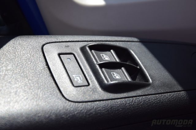 PEUGEOT Boxer usata, con Bluetooth