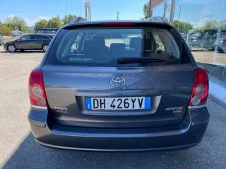 TOYOTA Avensis usata, con Chiusura centralizzata