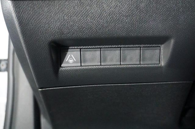 PEUGEOT 2008 usata, con Sedili sportivi