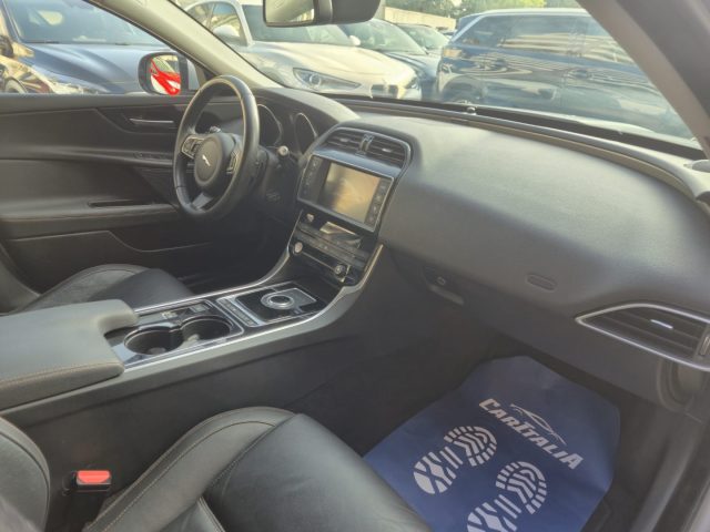 JAGUAR XE usata, con Controllo trazione