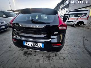 VOLVO V40 Cross Country usata, con Autoradio