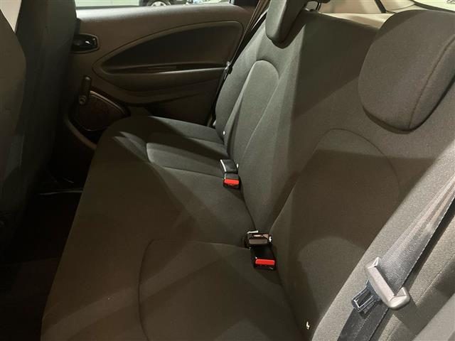 RENAULT ZOE usata, con Hill holder