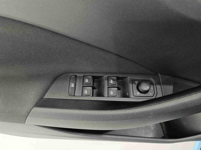 SKODA Kamiq usata, con Sensori di parcheggio posteriori