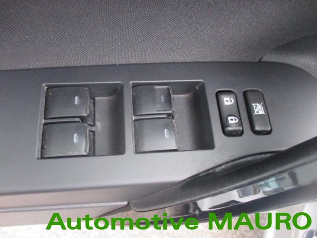 TOYOTA Auris usata, con Servosterzo