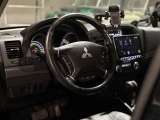 MITSUBISHI Pajero usata, con Interni in pelle