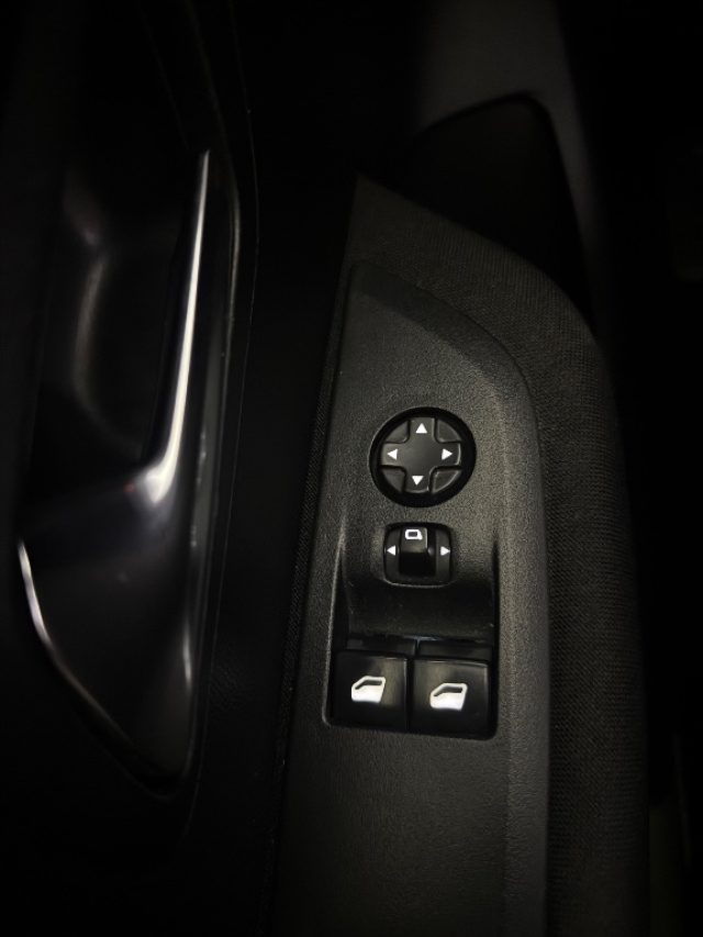 PEUGEOT 208 usata 16