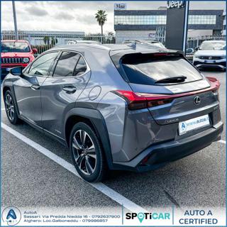 LEXUS UX 250h usata, con Cerchi in lega
