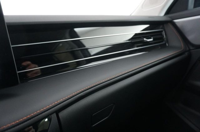 MG HS usata, con Fari LED