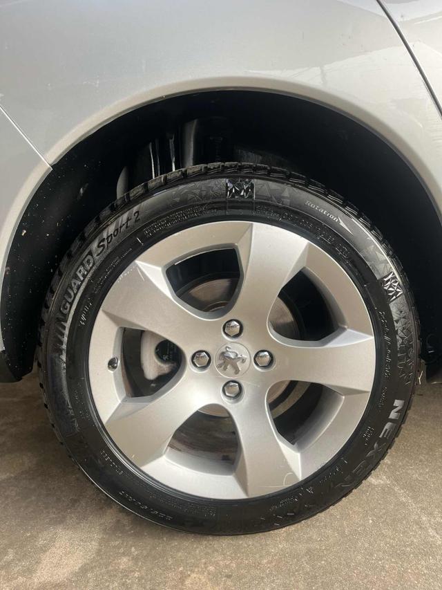 PEUGEOT 3008 usata, con Climatizzatore