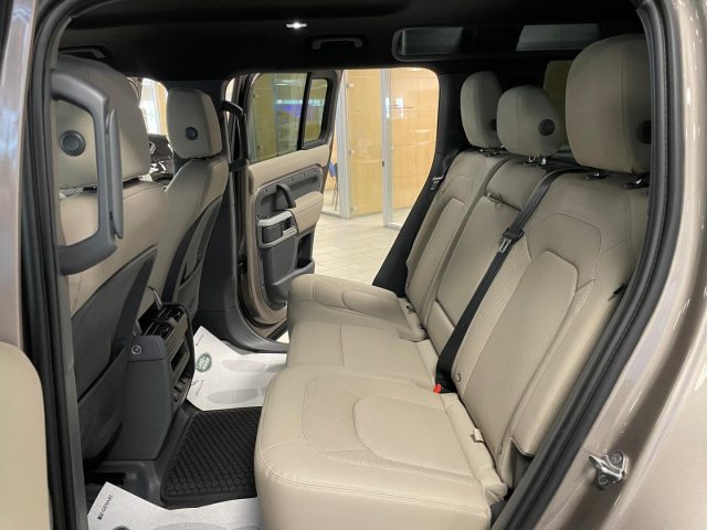 LAND ROVER Defender usata, con Trazione integrale