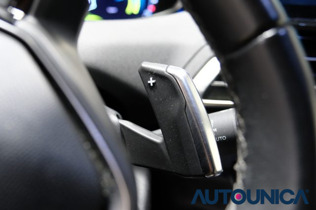 PEUGEOT 3008 usata, con Touch screen