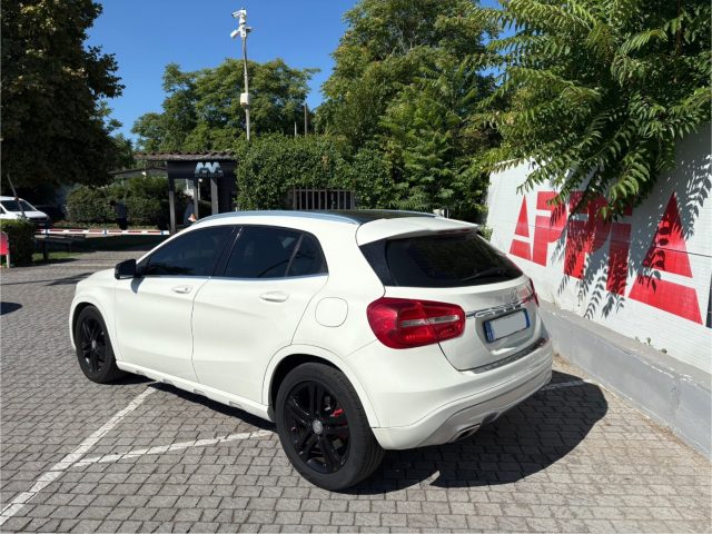 MERCEDES-BENZ GLA 200 usata, con Autoradio