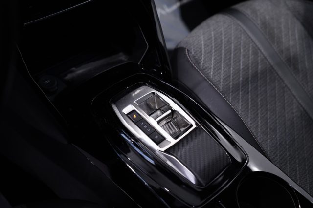 PEUGEOT 2008 usata, con USB
