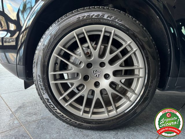 PORSCHE Cayenne usata, con USB