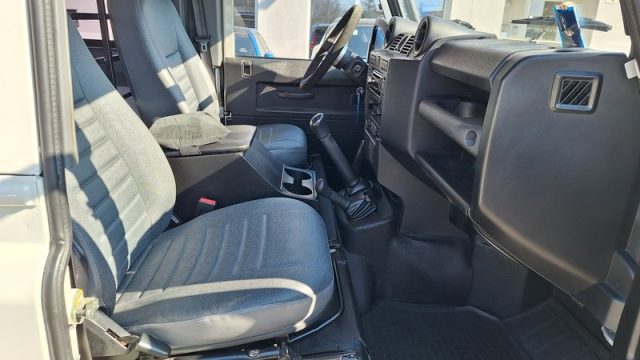 LAND ROVER Defender usata 14