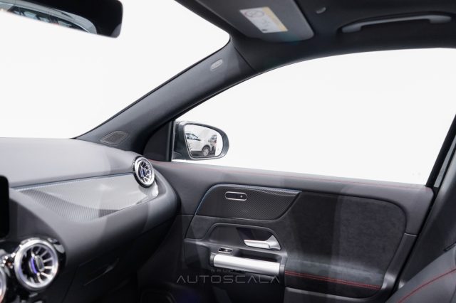 MERCEDES-BENZ GLA 200 usata, con Volante multifunzione