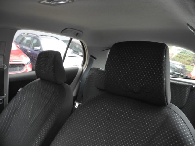 TOYOTA Yaris usata 30