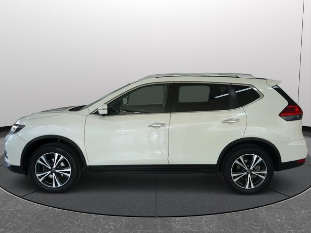NISSAN X-Trail usata, con USB