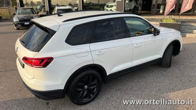 VOLKSWAGEN Touareg usata 39